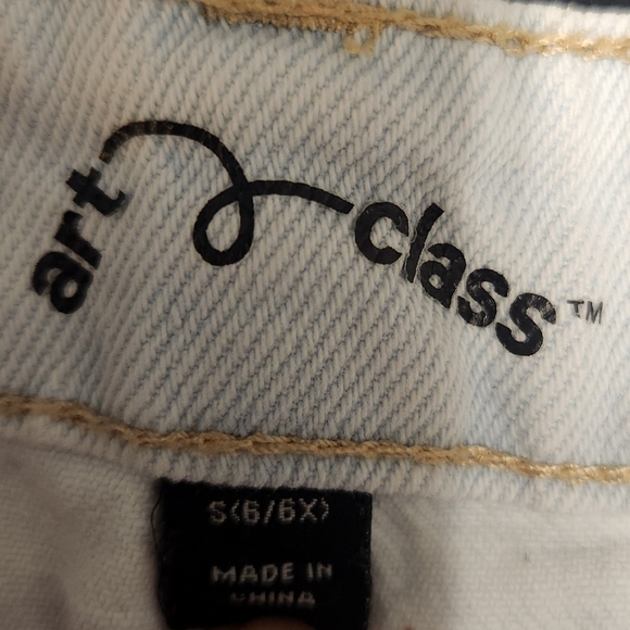 Kids clothes! Girls sz 6 skirt outfit, sz 6/6x distressed denim shorts - Picture 6 of 7